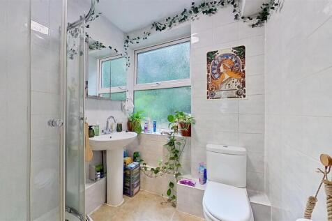 St-Andrews-Court-Waynflete-Street-SW18-06262025_18
