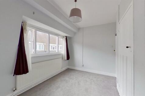 Wandle-Way-Earlsfield-SW18-06102021_181201.jpg
