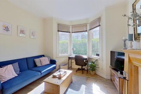 Isis-St-Earlsfield-SW18-09112023_183128.jpg