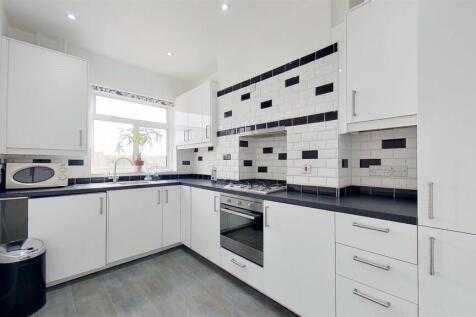Garratt-Lane-Earlsfield-SW18-09242022_123026.jpg