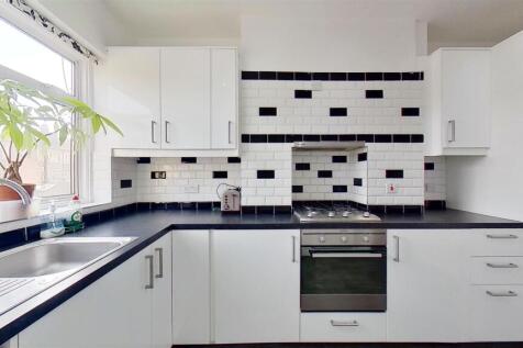 Garratt-Lane-Earlsfield-SW18-09242022_123054.jpg