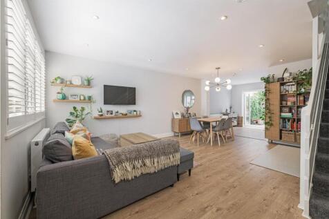 43 Penwith Rd Rec 1.jpg