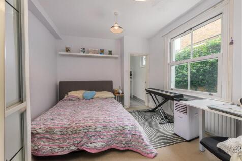 23a Dagnan Rd Bed.jpg