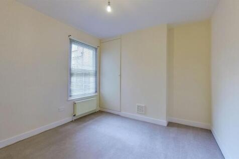 Clarendon-Road-Colliers-Wood-SW19-05212021_220421.