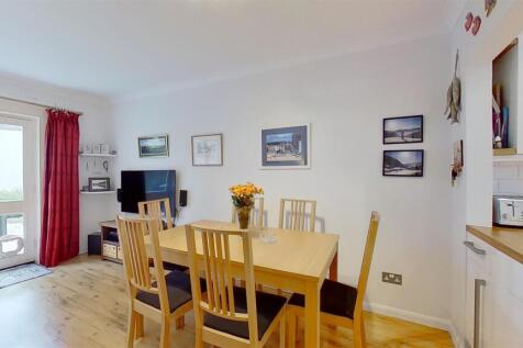 Beemans-Row-Earlsfield-SW18-05262021_211727.jpg