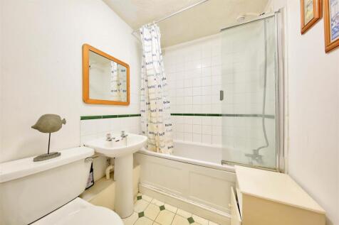 26_peartree_avenue_image1_15777_4.jpg