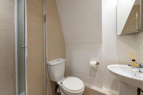 8 Verano Lodge Bath 1.jpg