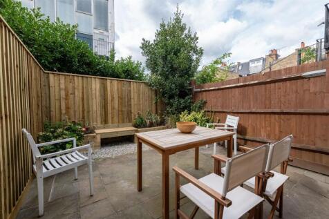 5 Lydden Grove Gdn 1.jpg
