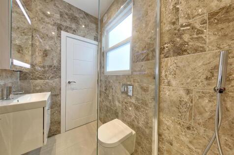 2_336_garratt_lane_bath.jpg