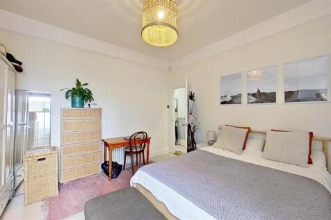 Quinton-Street-Earlsfield-SW18-10022025_220759.jpg