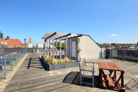 3 134_garratt_lane_comm terr.jpg