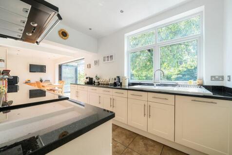 Kitchen Diner angle 1