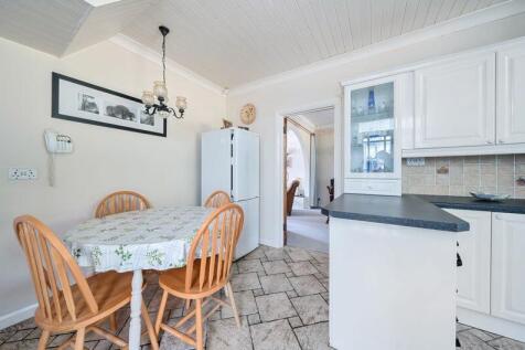 Kitchen Diner angle 2