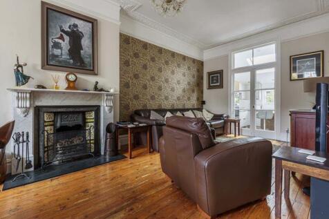 Main lounge shot 2