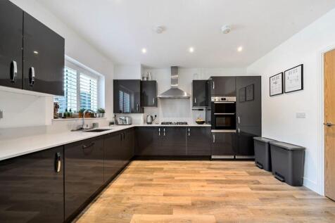 Kitchen Diner angle 1