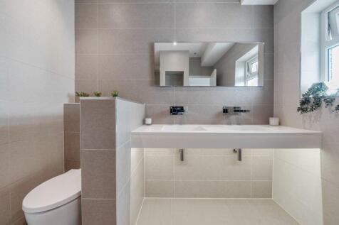 Bathroom shot 2