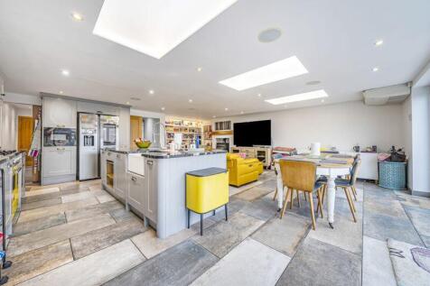Kitchen Dining Family room angle 4