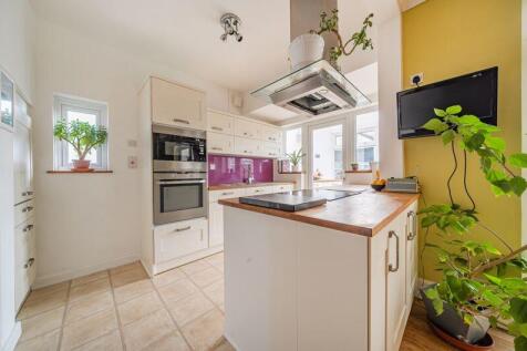 Kitchen Diner shot 2