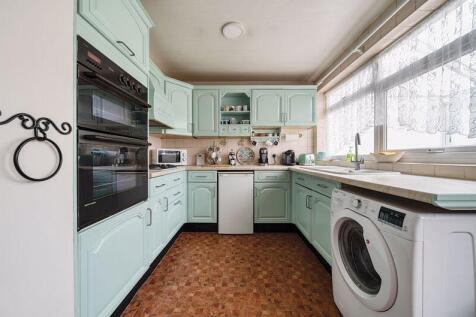 Kitchen shot 3