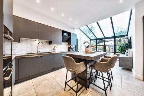 Kitchen Diner shot 1