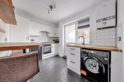 Kitchen main angle