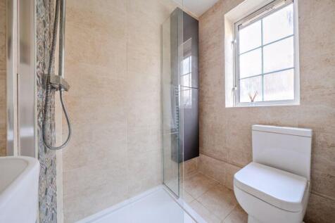 Shower room angle 1