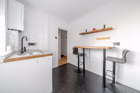 Kitchen angle 2