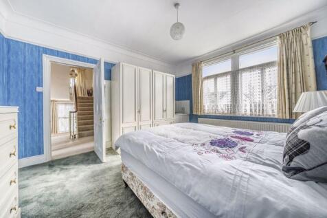 Bedroom 4 angle 2