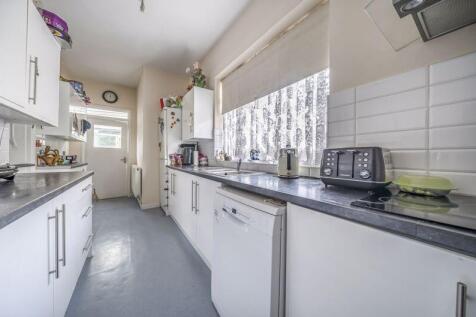 Kitchen angle 2