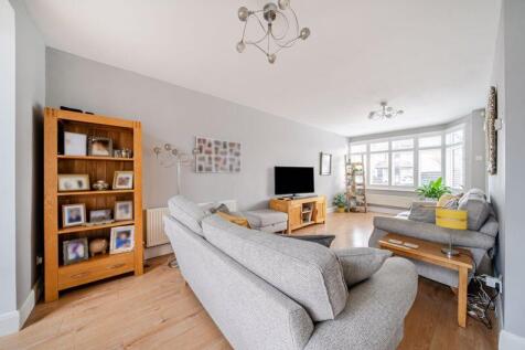 Lounge angle 1