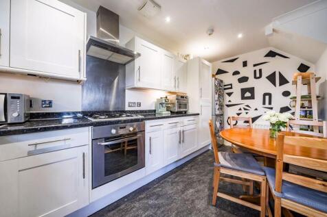 Kitchen angle 2