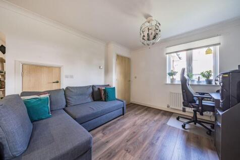 Lounge and kitchen angle 2