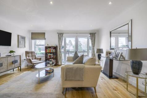 Lounge angle 3
