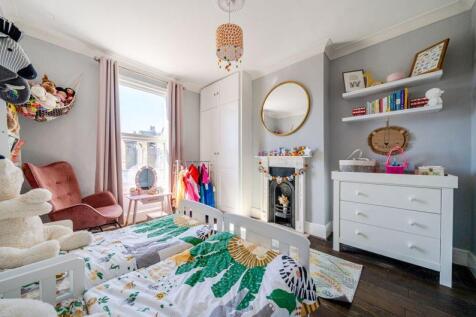 Bedroom 2 angle 2