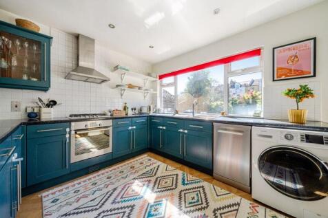 Kitchen angle 2