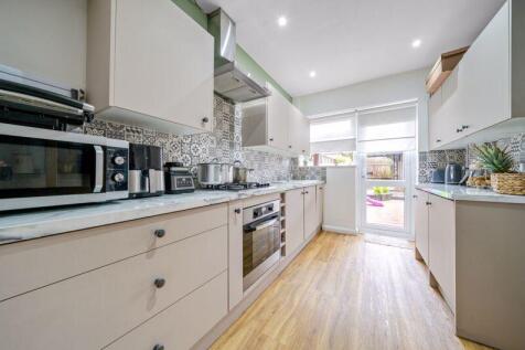 Kitchen angle 4