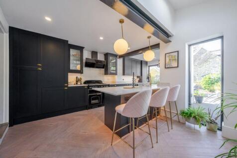 Kitchen angle 3