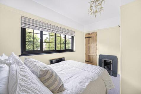 Bedroom 3 angle 2