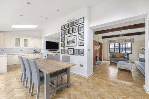 Kitchen Dining and lounge angle 1