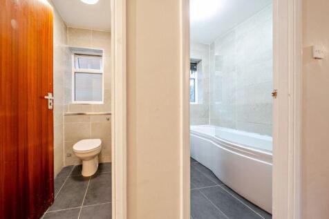 Toilet &amp; Bathroom