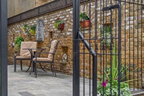 Side patio angle 2