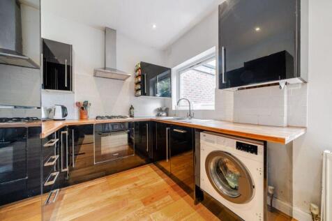 Kitchen angle 2