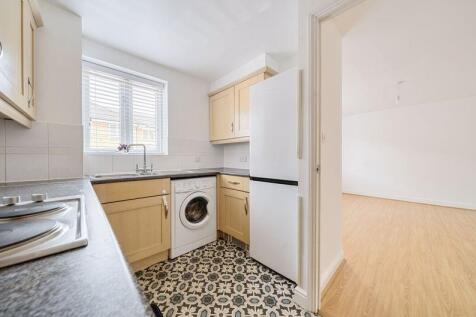 Kitchen angle 2