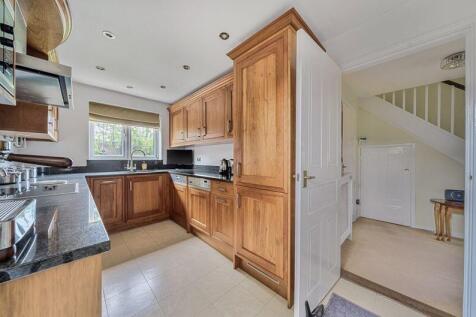 Kitchen angle 2