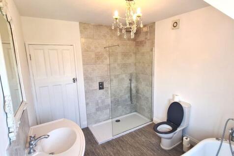 Bathroom angle 2