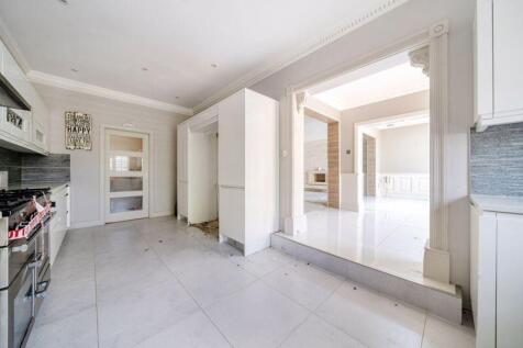 Kitchen angle 2