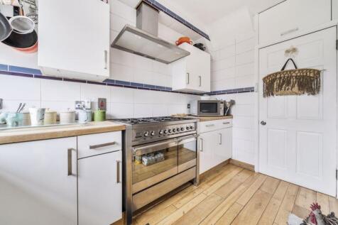 Kitchen angle 2