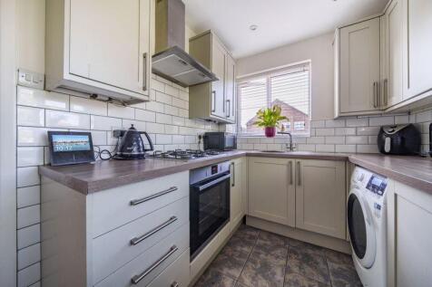 Kitchen shot 2