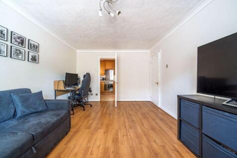 Lounge angle 3