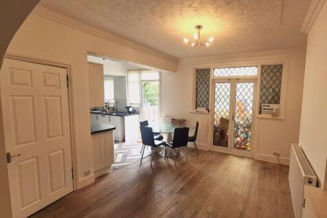 Diner onto conservatory